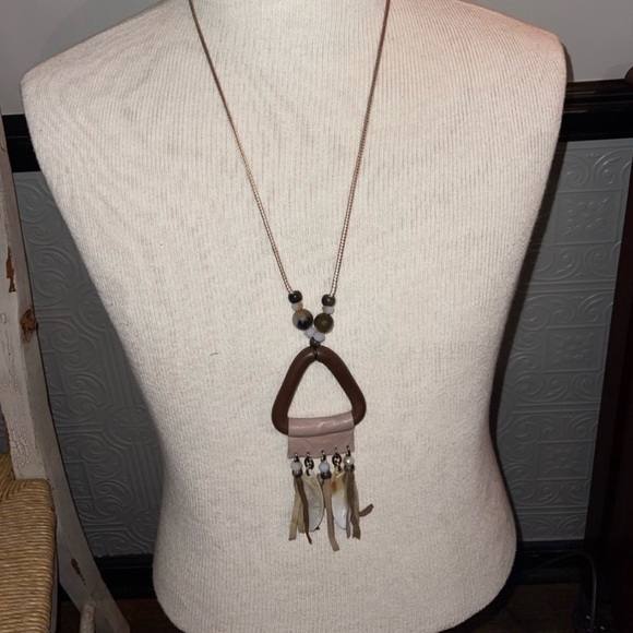 Long leather and stone necklace for women. - Picture 4 of 4